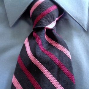 BROOK BROTHERS BEST QUALITY STRIPPID TIE 60" L